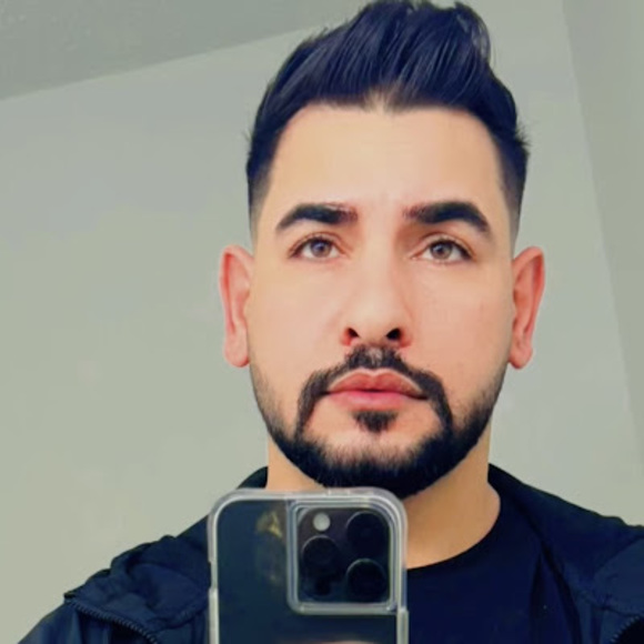 Meet your Posher, Ayad - Picture 1 of 1